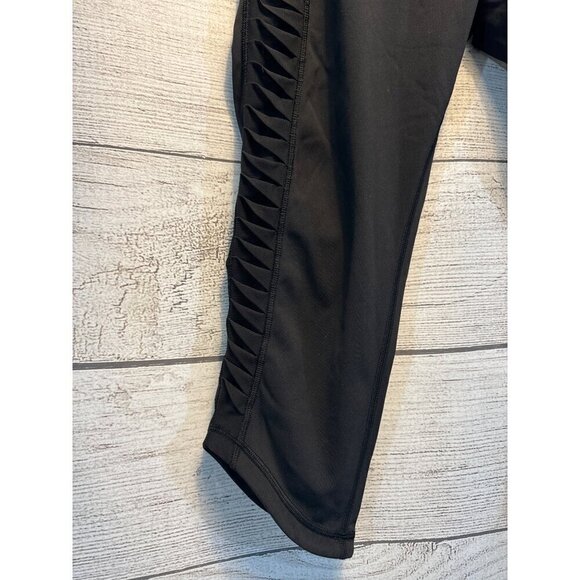 Lululemon Sunshine Salutation Crop Size 12 - Picture 3 of 3